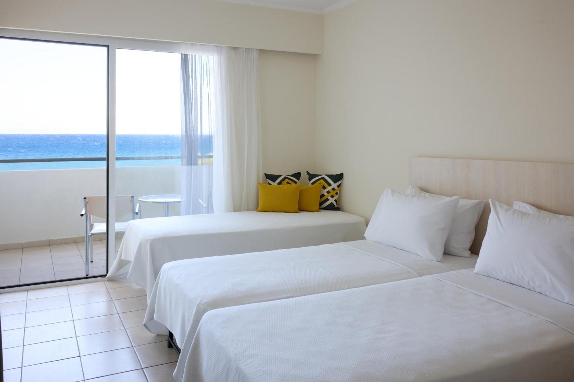 Blue Bay Beach Resort イアリソス エクステリア 写真
