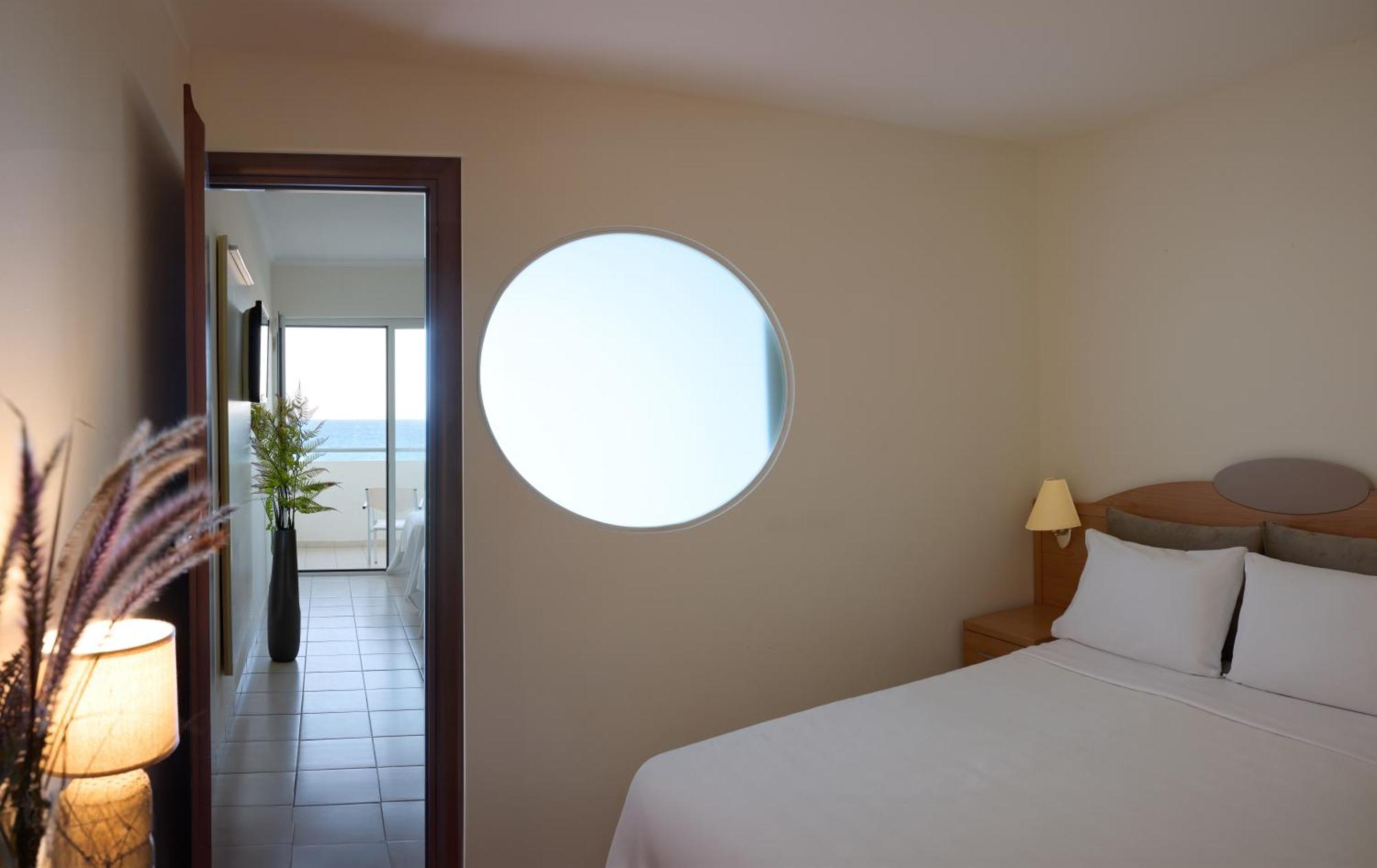 Blue Bay Beach Resort イアリソス エクステリア 写真